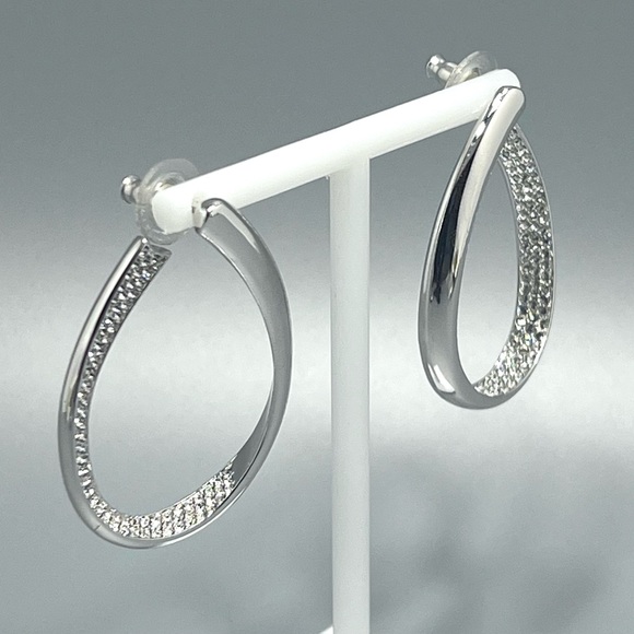 Exist hoop earrings
Medium, White, Rhodium plated - Picture 3 of 6